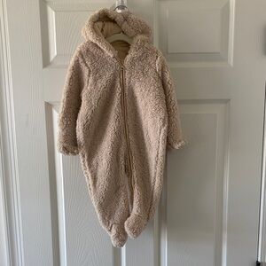 GAP Fuzzy Cream Hooded Kids Footie